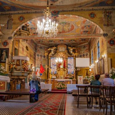 Wnętrze Sanktuarium św. Jakuba w Szczyrku.